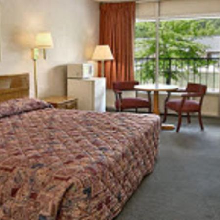 Town And Country Inn Suites Spindale Eksteriør billede