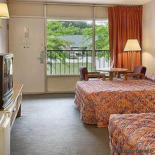 Town And Country Inn Suites Spindale Eksteriør billede
